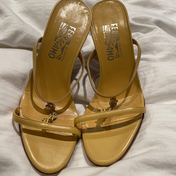 Ferragamo sandals - Picture 1 of 5